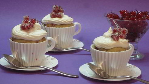 смородиновые маффины с безе