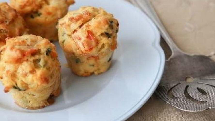 Рецепт творожных маффинов с беконом