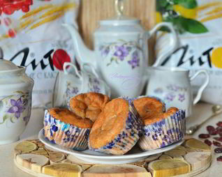 Творожные маффины с вяленой клюквой и отрубями