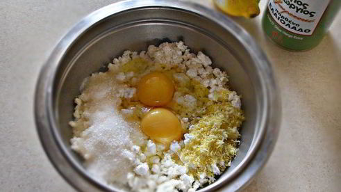 творожные маффины с вяленой клюквой и отрубями