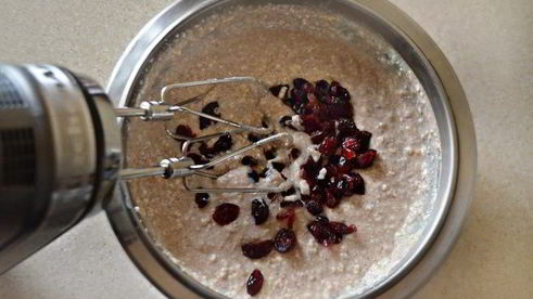 творожные маффины с вяленой клюквой и отрубями