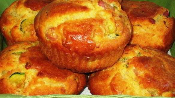 Рецепт Закусочных маффинов с беконом и цукини