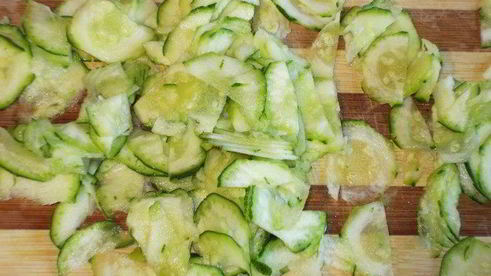 закусочные маффины с беконом и цукини