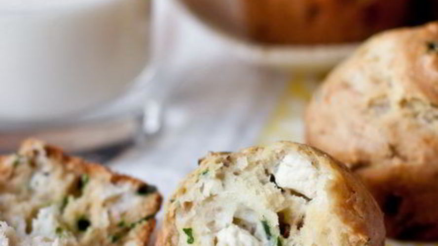 Рецепт закусочных маффинов с фетой и зеленью