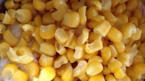 закусочные маффины с кукурузой, беконом и сладким перцем