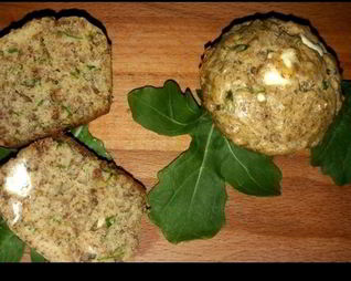 Закусочные маффины с руколой и фетой