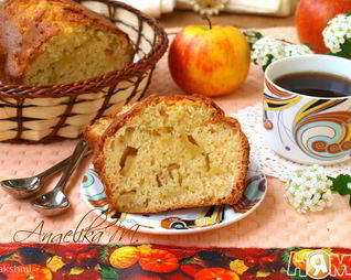 Манник на кефире с яблоками