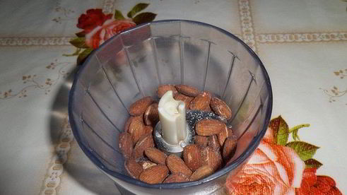 постный шоколадный манник с миндалем