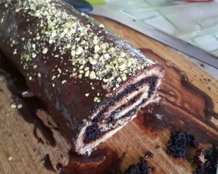 Медово-маковый рулет