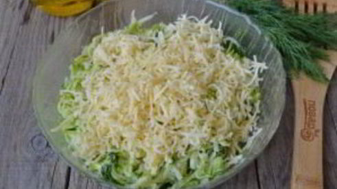 кабачковые оладьи с сыром и зеленью