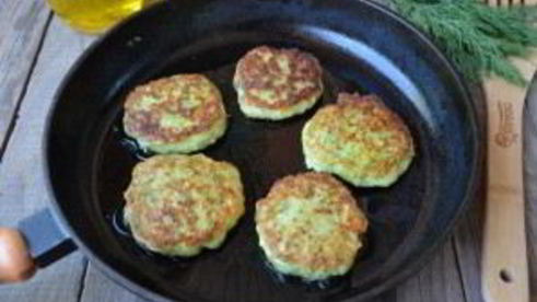 кабачковые оладьи с сыром и зеленью