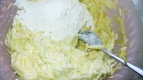 кабачковые оладьи с творогом