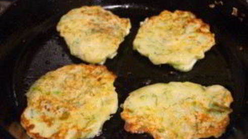 капустные оладьи на кефире