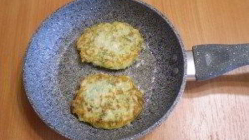 капустные оладьи с манкой