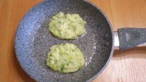 капустные оладьи с манкой