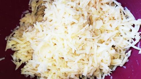 картофельные оладьи с сазаньей икрой