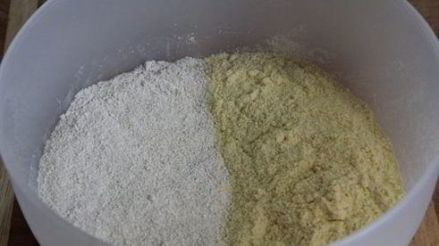 оладушки из квиноа и кукурузной муки без глютена