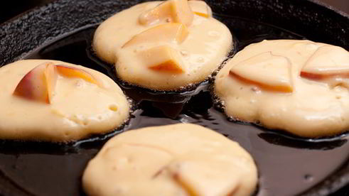 оладьи с персиками