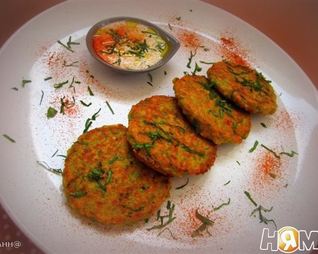 Овощные оладьи с йогуртовым соусом