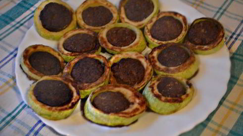 печеночные оладьи в кабачках