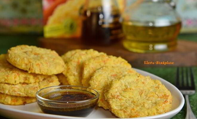 Пшенные оладьи с яблоком и морковью
