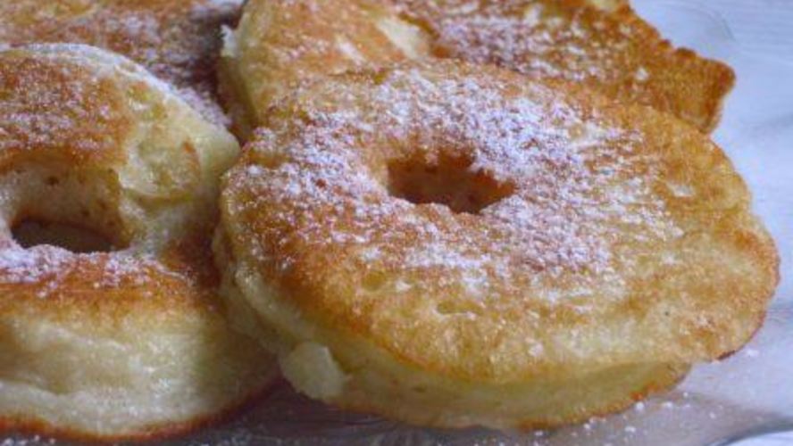 Рецепт яблочных оладий с корицей