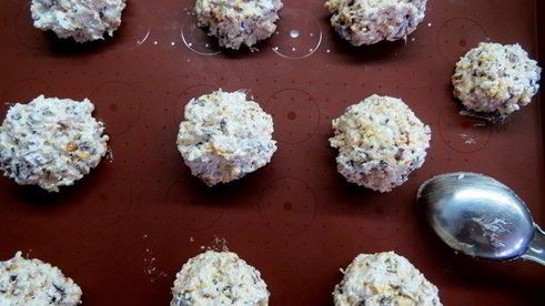 печенье с кокосом, орехами и шоколадом