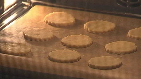 печенье с малиновым джемом