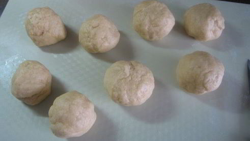 рассыпчатые рогалики вкус детства на сметанно-дрожжевом тесте