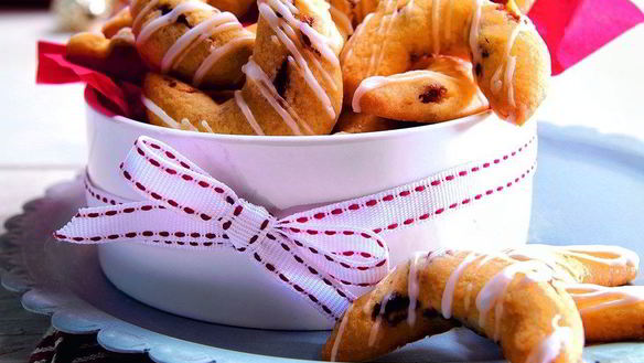 Рецепт Рогаликов с ромовым изюмом