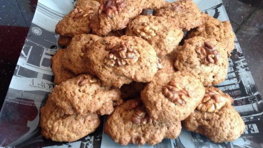 Рецепт шоколадного печенья с орешком