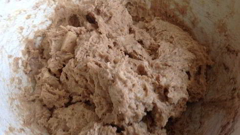 шоколадное печенье с орешком