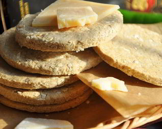 Шотландское овсяное печенье с сыром Джюгас