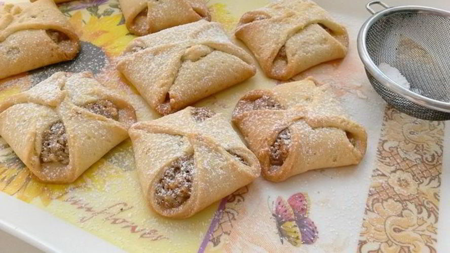 Рецепт песочных конвертиков с грецкими орехами