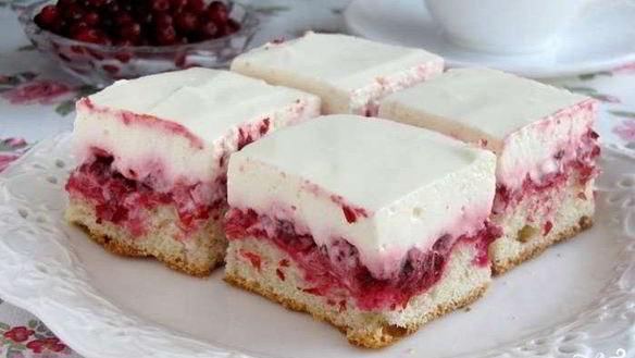 Рецепт Брусничного пирога со сметаной