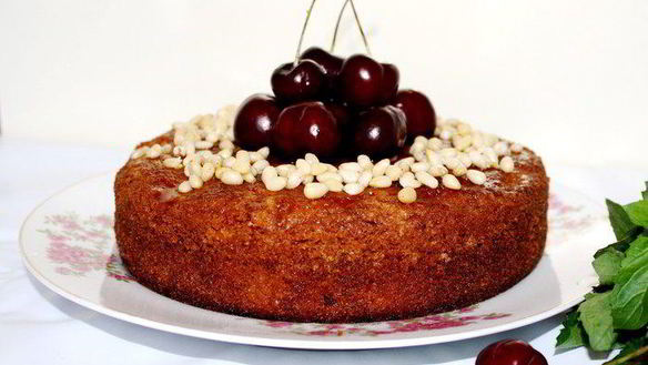 Рецепт Черешневого пирога с кедровыми орехами