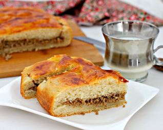Дрожжевой пирог с мясом без яиц