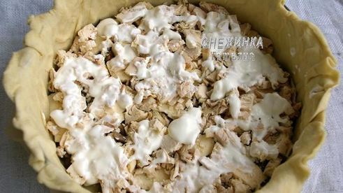 дважды грибной пирог на слоеном тесте