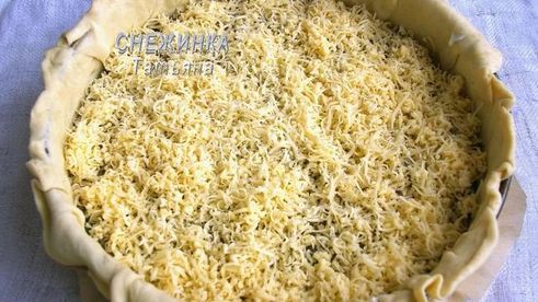 дважды грибной пирог на слоеном тесте