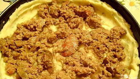 киш с грибами, печенью и картофелем