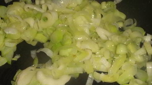 киш с сыром и луком-пореем