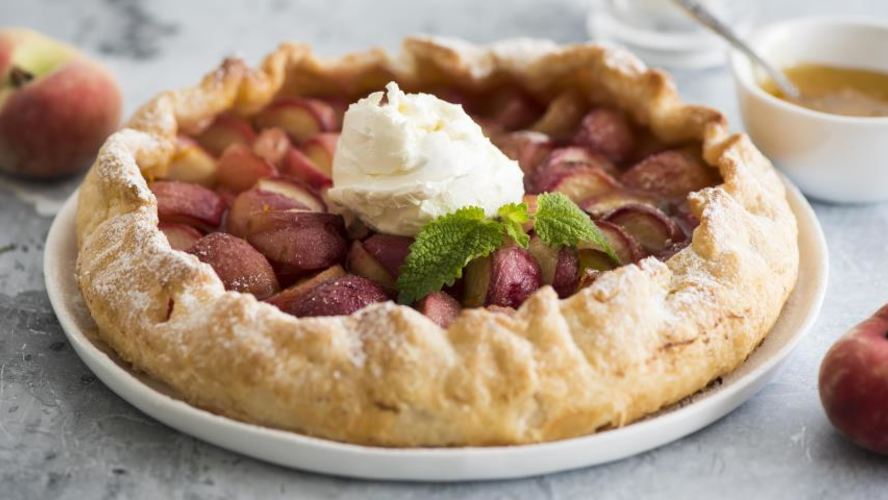 Рецепт открытого пирога с персиками