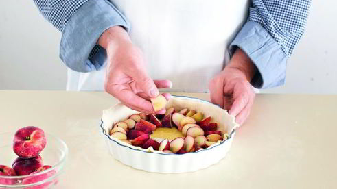 открытый пирог с персиками