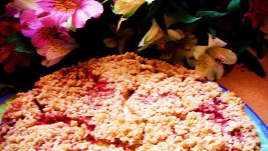 Рецепт овсяного пирога с творогом и клубникой