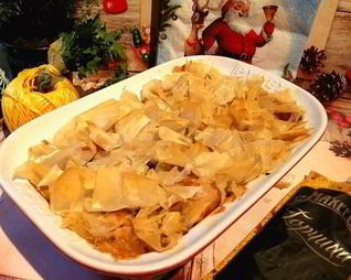 Пастуший пирог с корочкой из слоеного теста