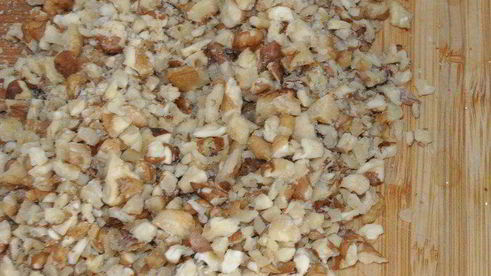 пирог на ореховом тесте с вишневыми слоеными рулетиками