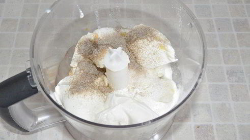 пирог на ореховом тесте с вишневыми слоеными рулетиками