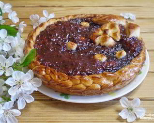 Пирог открытый с вареньем