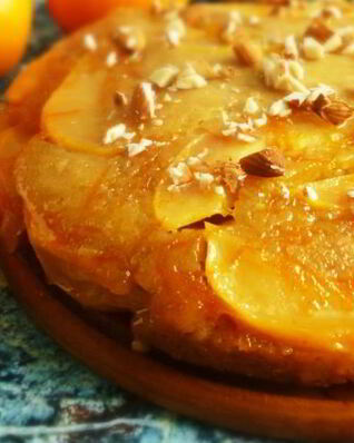 Пирог-перевертыш с айвой и апельсинами