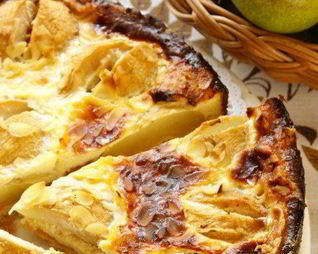 Пирог с грушами и фундуком